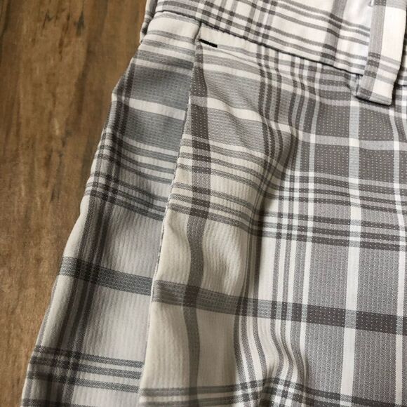 Nike True Performance Dri-Fit Plaid Golf Shorts Size 30 - Picture 3 of 5